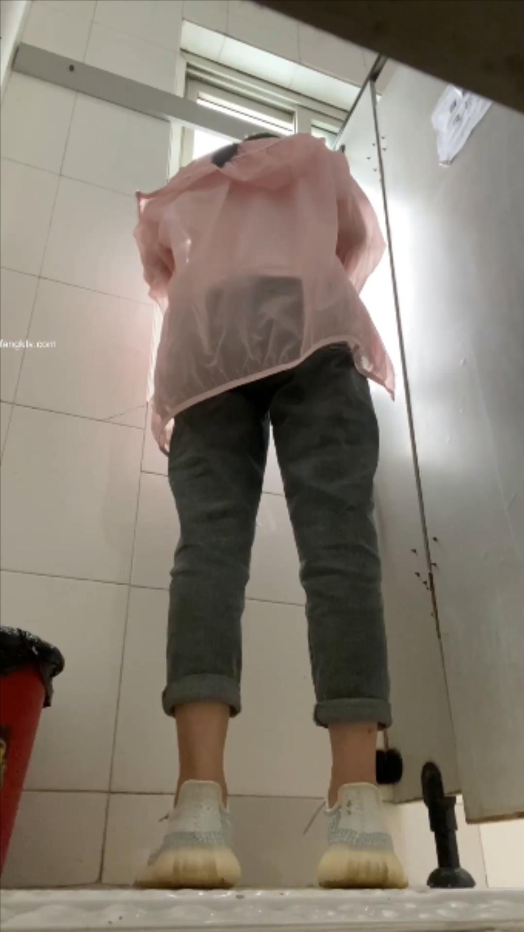 【廁拍精品】醫院廁拍醫生護士！史詩級貼逼拍攝,超級震撼 第一季 第二季 稀缺值得收藏.jpg